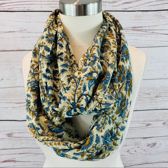 Accessories - Infinity scarf ready for fall!